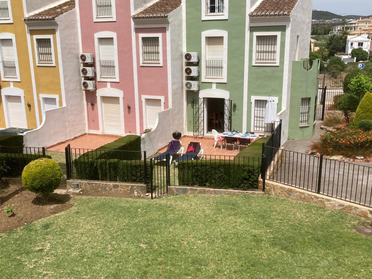 Bahia de Casares 3 Storey Townhouse - Costa Del Sol מראה חיצוני תמונה